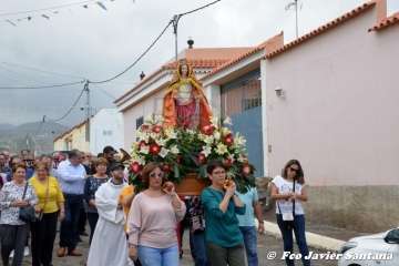 Santa Bárbara luce manto nuevo en la procesión de Lomo Catela (Foto Francisco Javier Santana)
